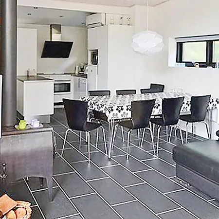 In With 3 Bedrooms And Wifi *