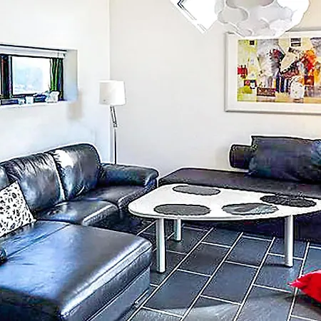 In With 3 Bedrooms And Wifi *